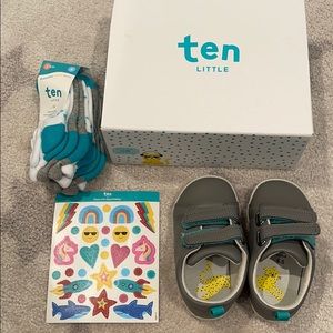 ten Little shoes, size 6